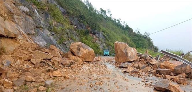 Mưa lớn diện rộng gây sạt lở nhiều tuyến đường ở Lai Châu