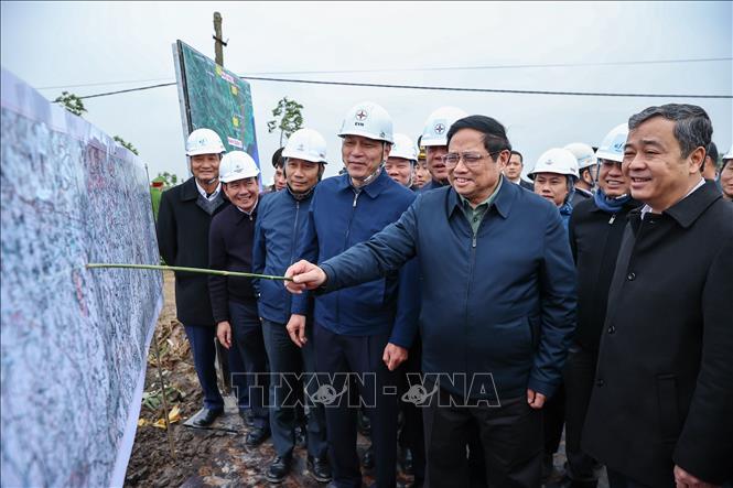 Thủ tướng Phạm Minh Chính: Huy động tổng lực, hoàn thành đường dây 500kV mạch 3 nối dài vào tháng 6/2024