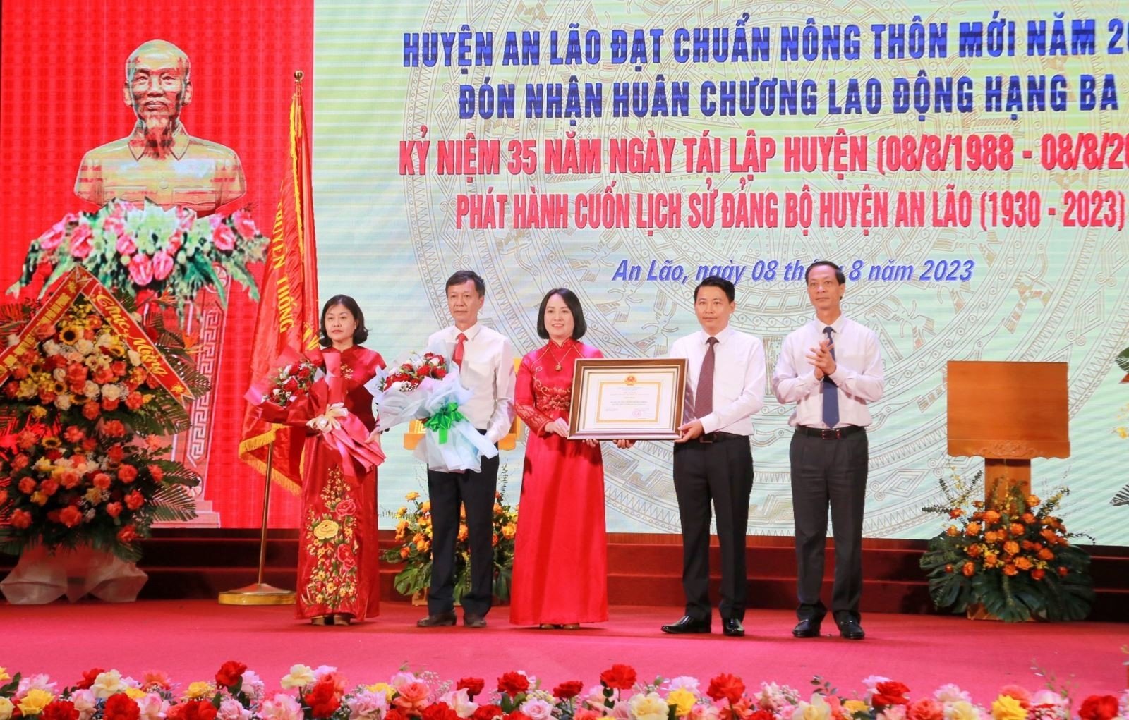 Hải Phòng: Huyện An Lão đón bằng công nhận huyện đạt chuẩn nông thôn mới năm 2022