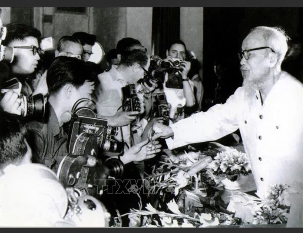 Hồ Chí Minh - Người thầy vĩ đại của những người làm báo cách mạng Việt Nam