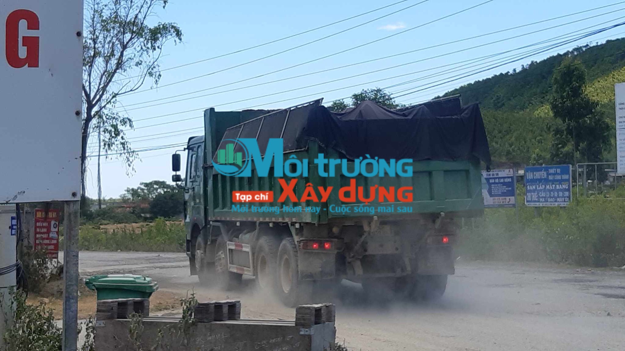 Xe tải chở đá từng đoàn chạy tung hoành trên QL1A từ Hà Tĩnh vào Quảng Bình