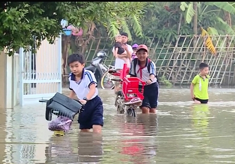 Tác động của biến đổi khí hậu đối với trẻ em và gợi ý chính sách