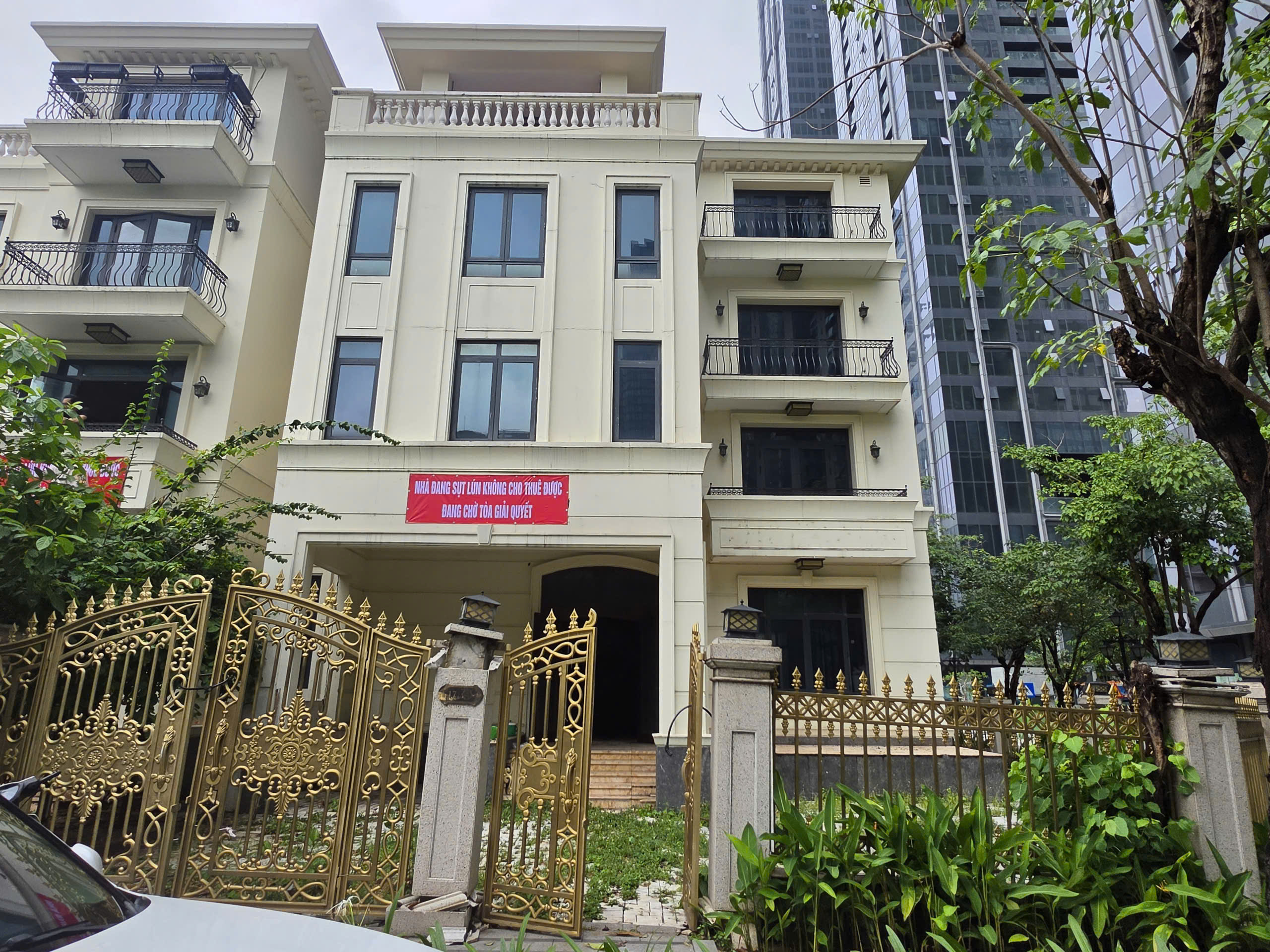 TP.HCM: Kiểm định cụm công trình "Biệt thự tiền tỉ" lún nứt, chống nguy cơ lãng phí