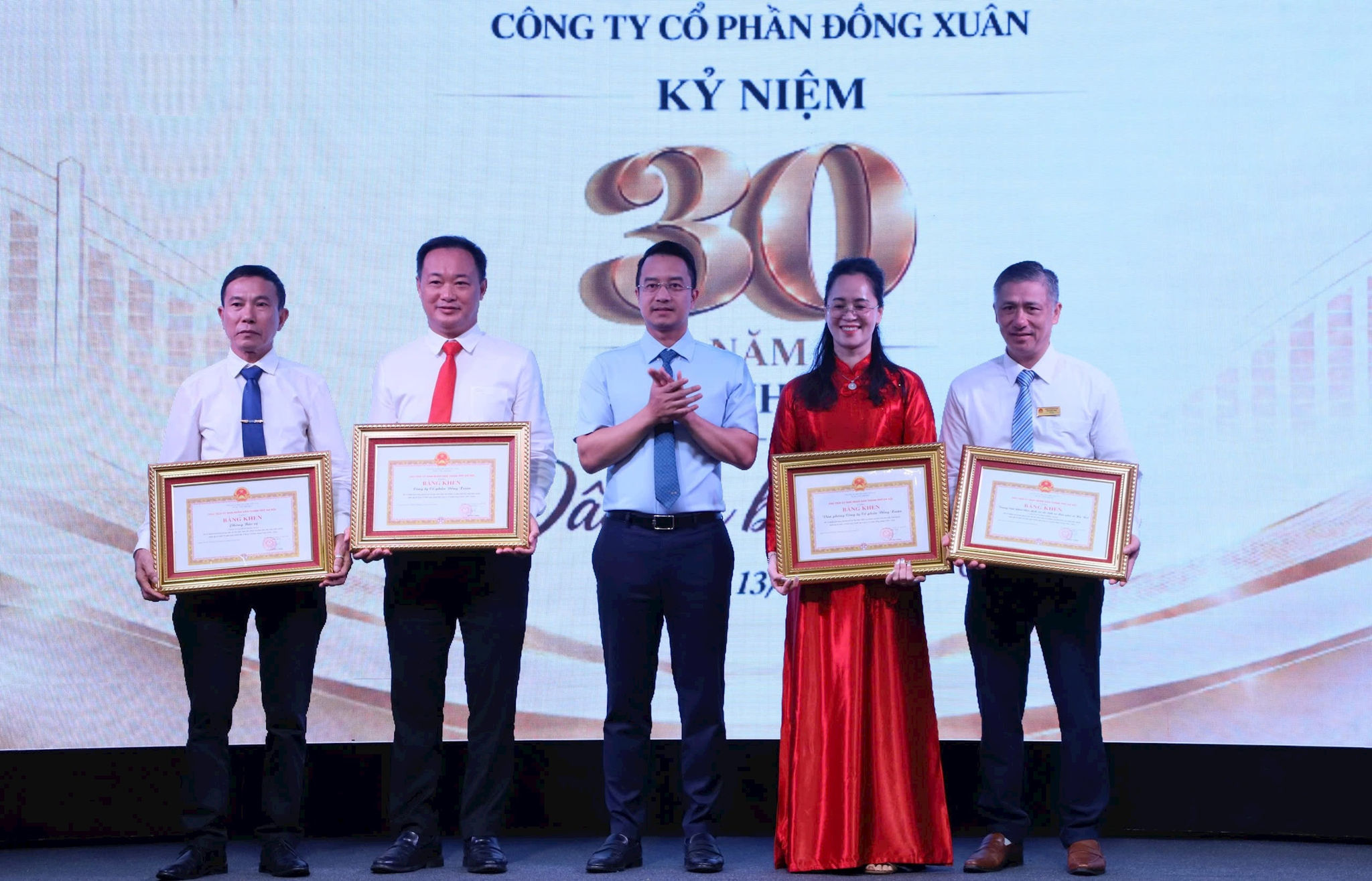 Phát huy giá trị Chợ Đồng Xuân trong quá trình phát triển đô thị Hà Nội
