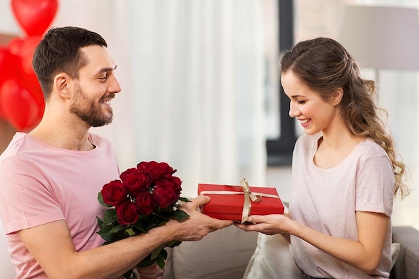 Lễ tình nhân Valentine 14/2 nên tặng quà gì cho người mình yêu ?