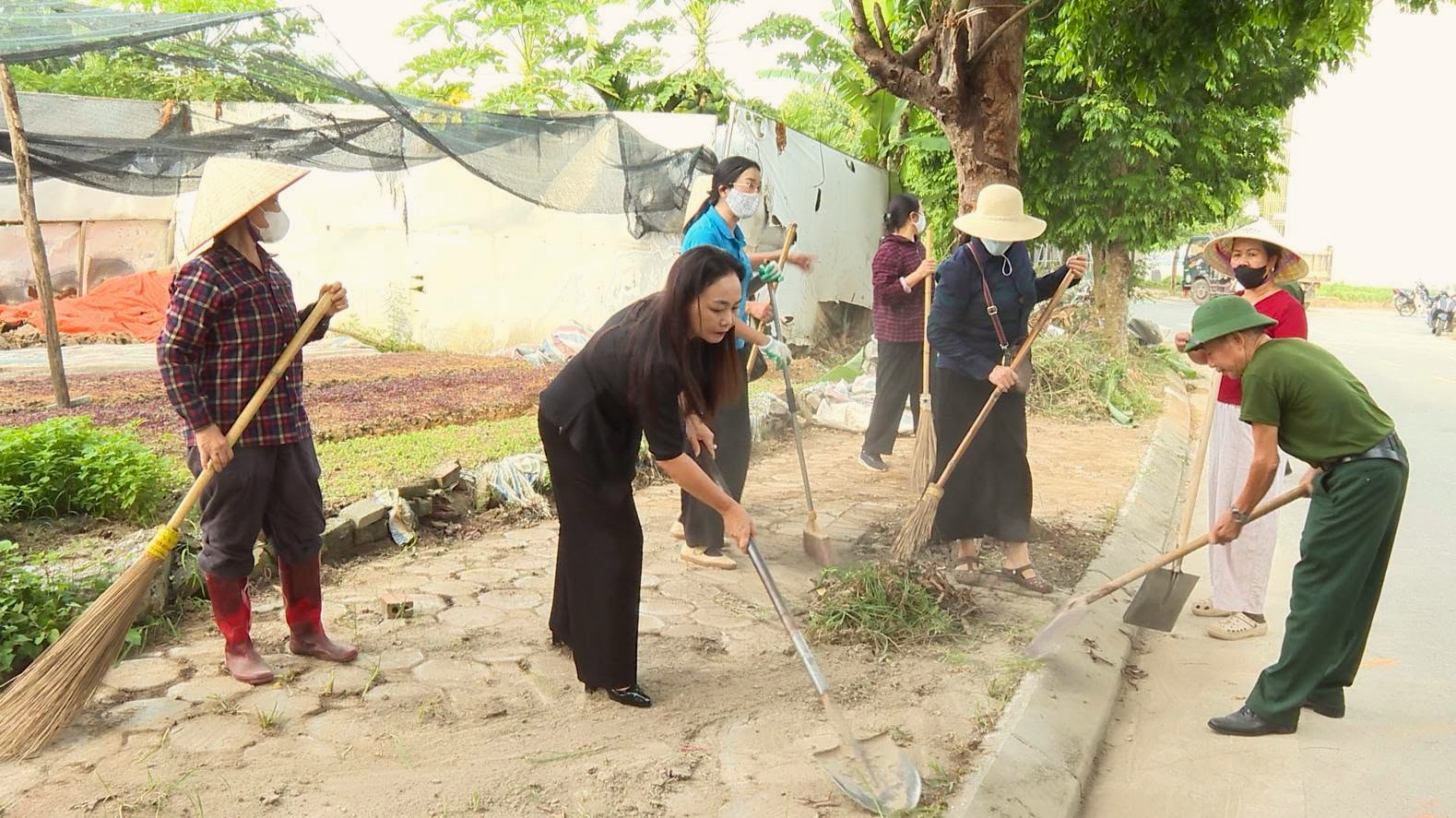 Lan tỏa "Ngày Chủ nhật xanh": Bắc Giang xử lý điểm nóng rác thải, làm sạch tuyến đường vào Nghĩa trang Liệt sĩ