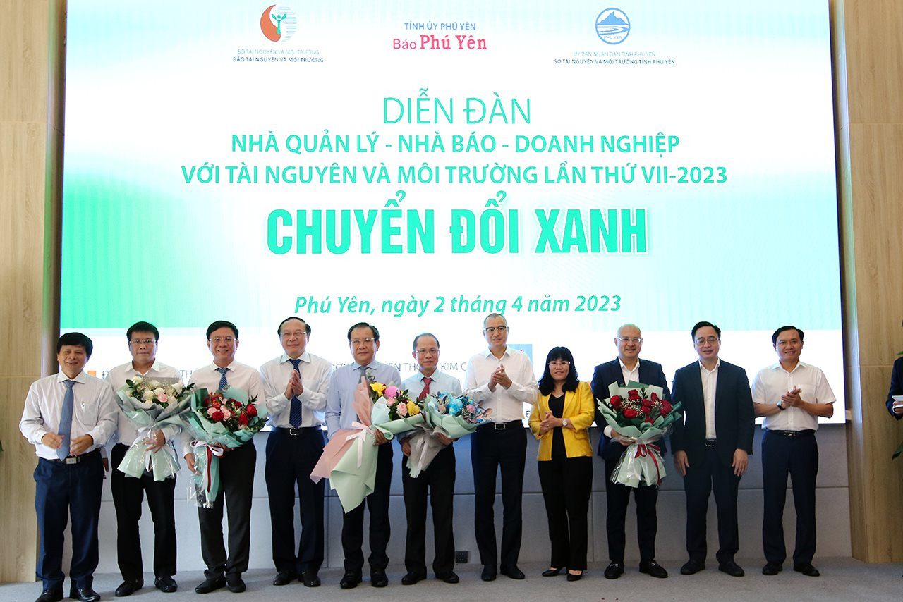 Chính quyền, doanh nghiệp và báo chí đóng vai trò quan trọng trong ‘chuyển đổi xanh’