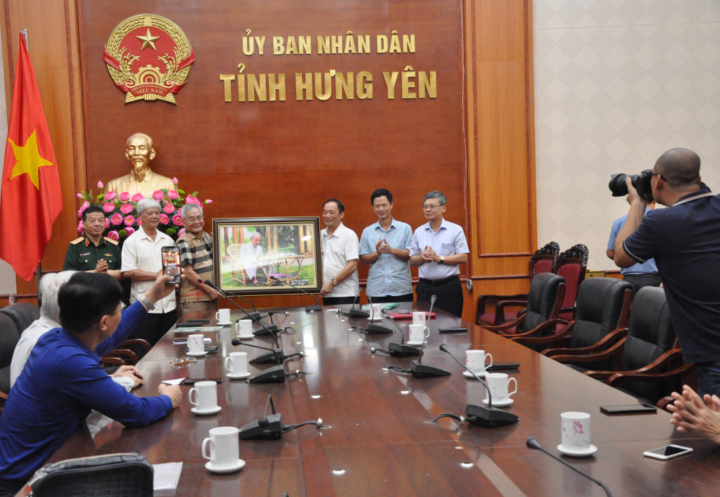 “Mong Câu lạc bộ nhà báo Phố Hiến ngày càng phát triển tuyên truyền, quảng bá cho quê hương”