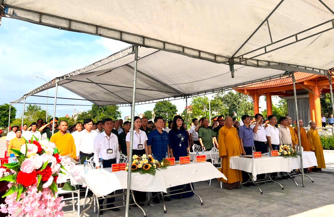Xã Quảng Ninh tổ chức Lễ cầu siêu, tưởng niệm các Anh hùng liệt sĩ nhân kỷ niệm 79 năm Ngày Thương binh - Liệt sĩ