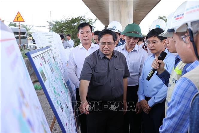 Thủ tướng Phạm Minh Chính khảo sát các dự án phát triển hạ tầng tại TP Hồ Chí Minh