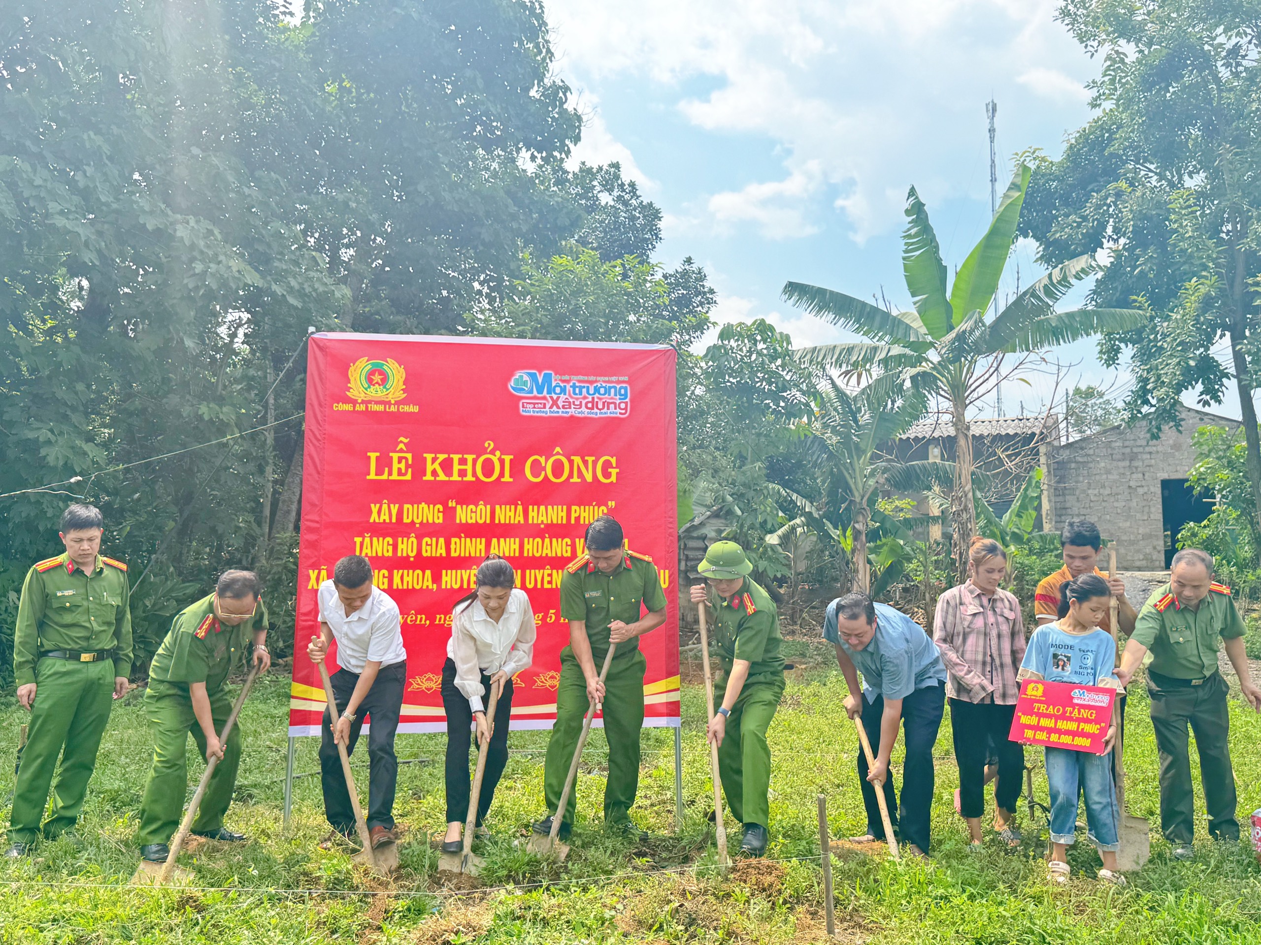 Khởi công xây dựng “ ngôi nhà hạnh phúc” cho hai hộ dân tại huyện Tân Uyên tỉnh Lai Châu