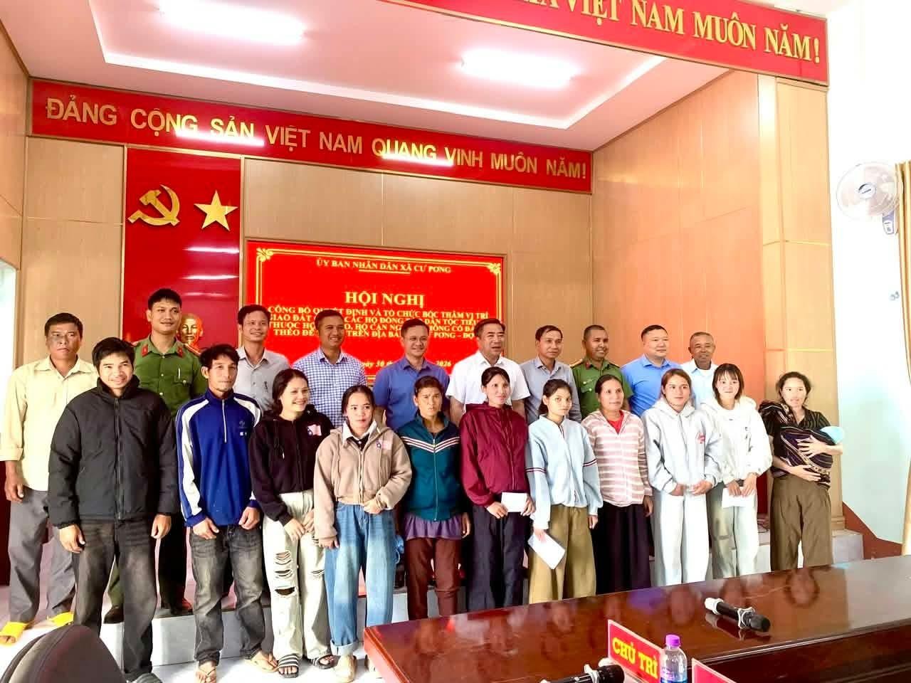 Đắk Lắk: Xã Cư Pơng bố trí đất ở cho 11 hộ đồng bào dân tộc thiểu số tại buôn Cư Mtao