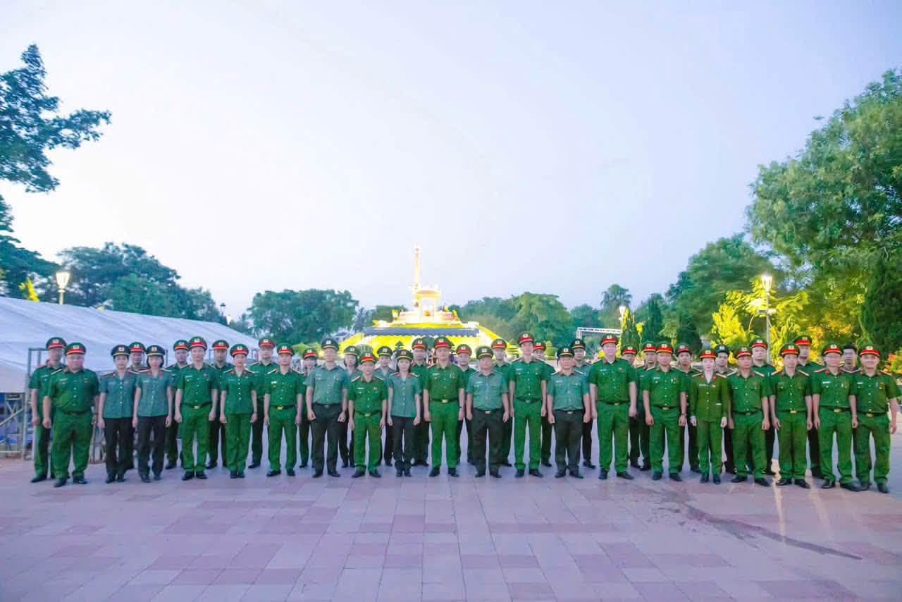 Cụm thi đua số 6, Công an Hà Nội tri ân các anh hùng liệt sĩ tại Ngã ba Đồng Lộc và Thành cổ Quảng Trị