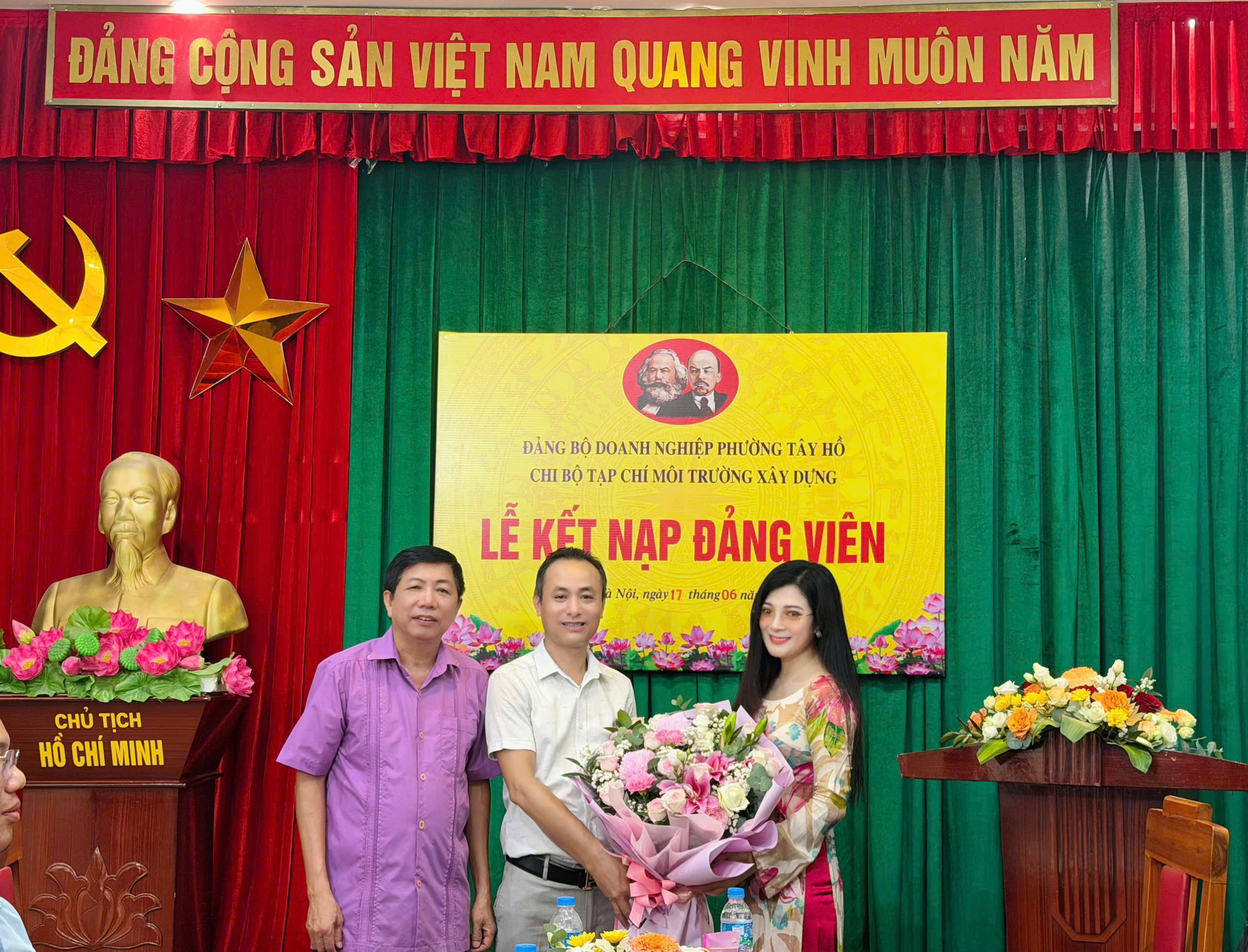 Chi bộ Tạp chí Điện tử Môi trường Xây dựng chú trọng công tác phát triển Đảng