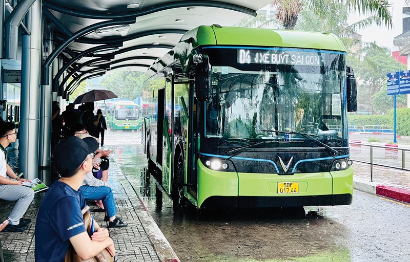 Chuyển đổi phương tiện xanh: Nhiều địa phương tăng tốc phát triển giao thông phát thải thấp