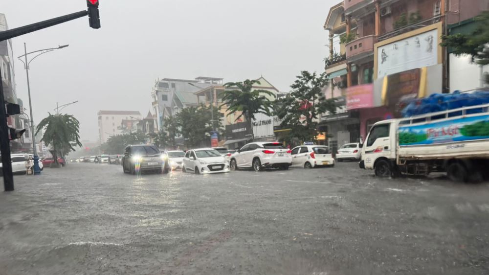 Nghệ An mưa lớn, cảnh báo nguy cơ lũ quét và sạt lở đất