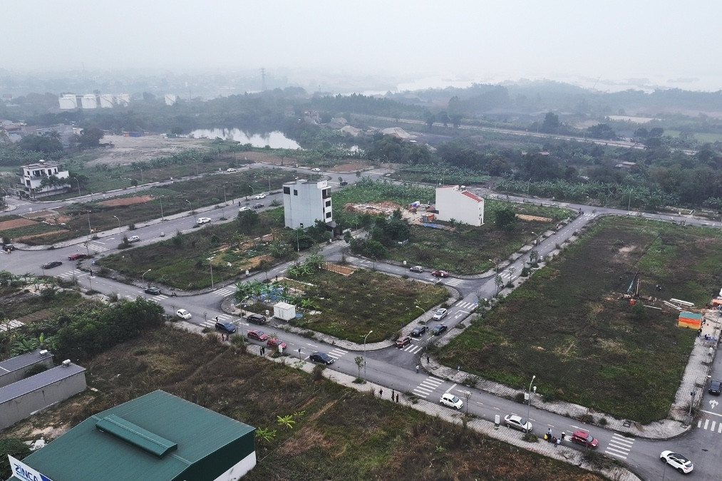 Nghị quyết 21-NQ/TW: Nghiên cứu áp thuế cao hơn đối với đất bỏ hoang để hạn chế đầu cơ