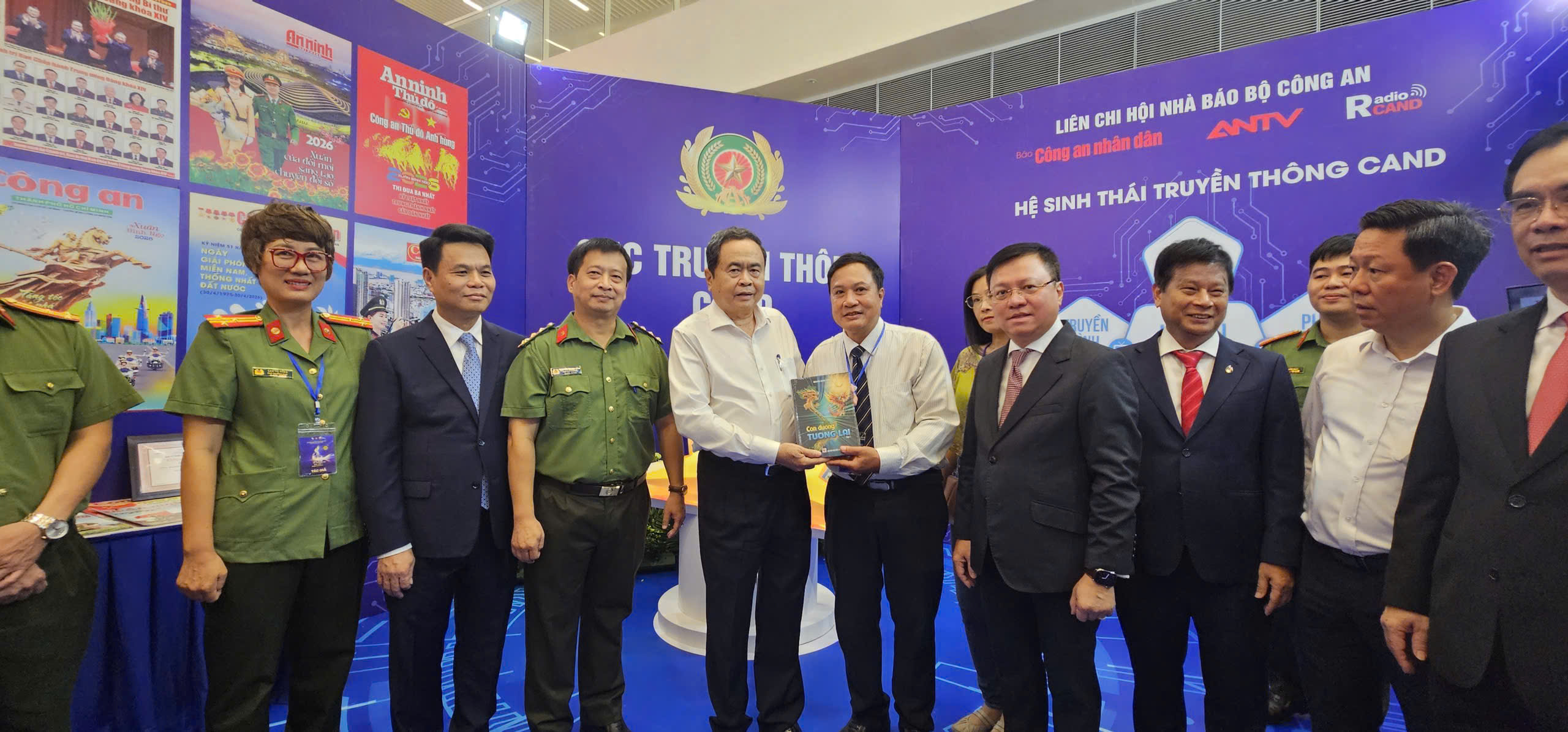 Từ “Con đường tương lai” đến khát vọng kinh tế số Việt Nam