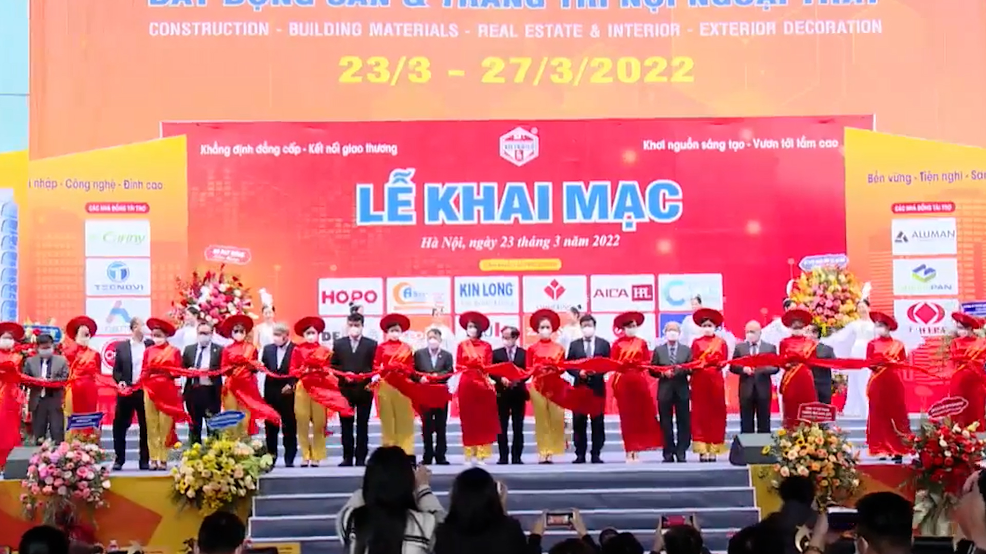 Khai mạc Triển lãm Vietbuild 2022 