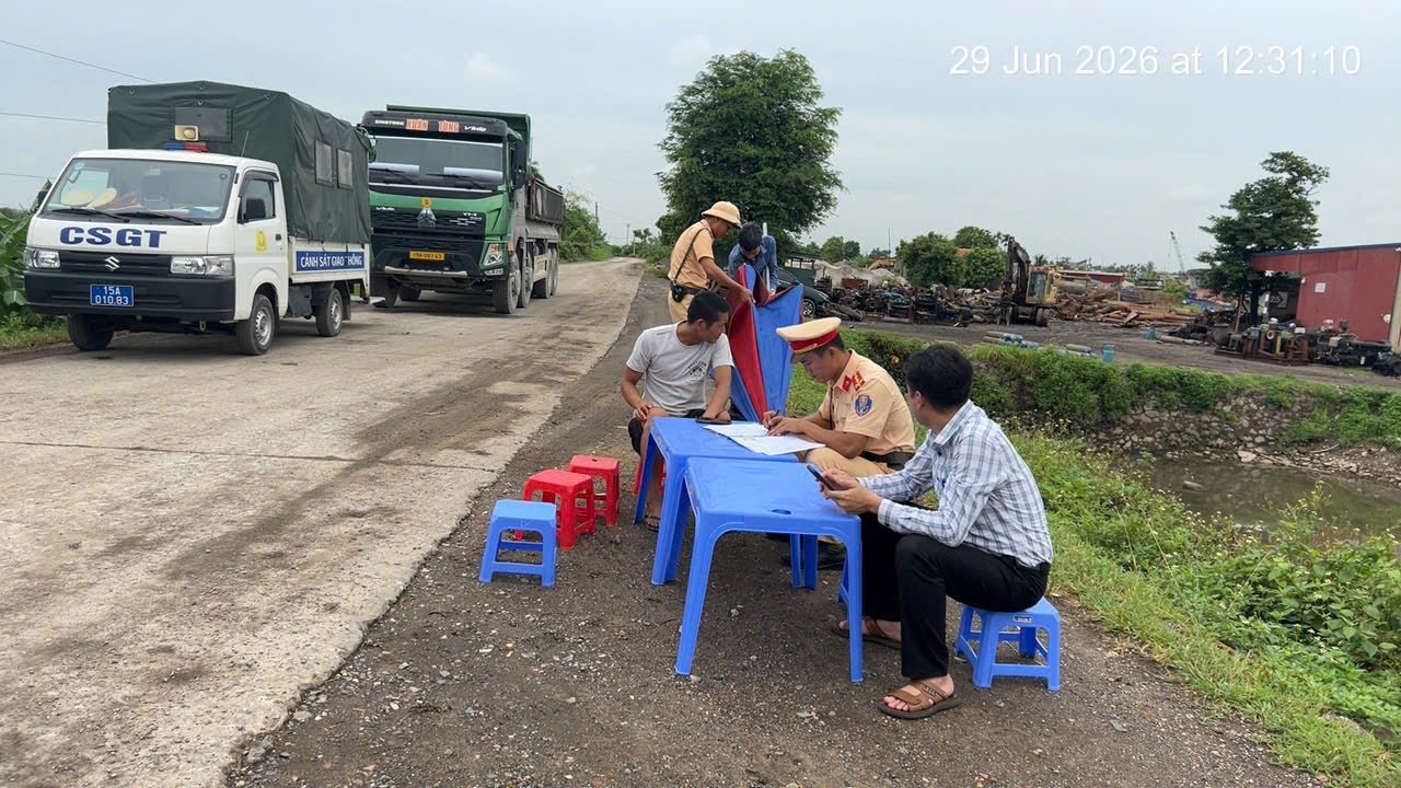 Hải Phòng siết quản lý giao thông trên đê trước áp lực vận tải