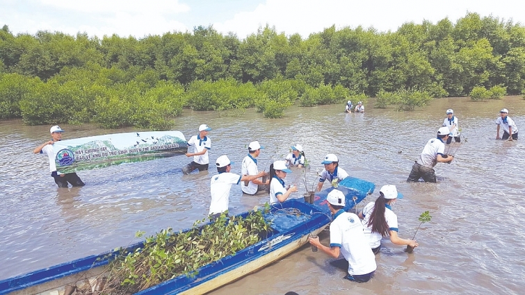 Thách thức thực hiện chiến lược quốc gia về biến đổi khí hậu giai đoạn 2011-2020 và kinh nghiệm quốc tế xây dựng chính sách về biến đổi khí hậu giai đoạn mới