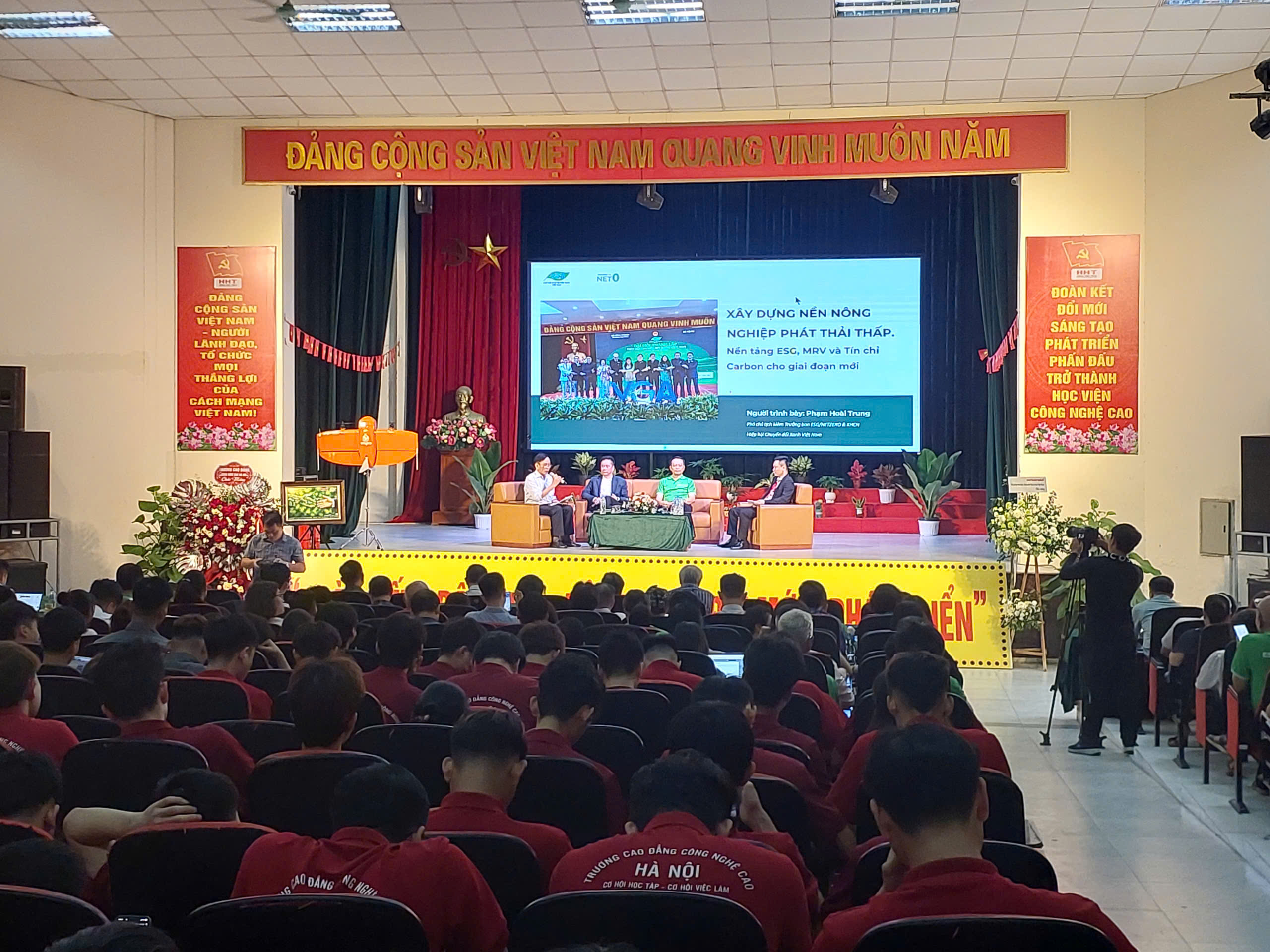 Xây dựng nền nông nghiệp phát thải thấp bằng công nghệ hiện đại