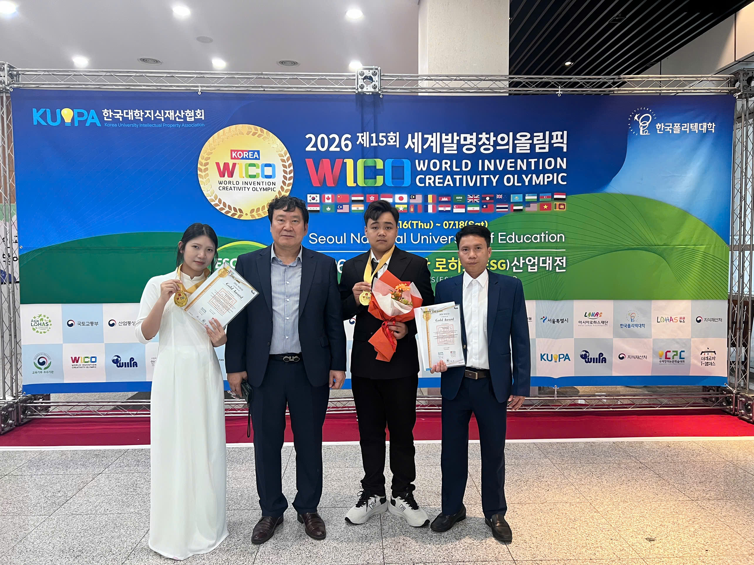 Cờ Việt Nam chiếm ngôi đầu Olympic Phát minh và Sáng tạo Thế giới 2026