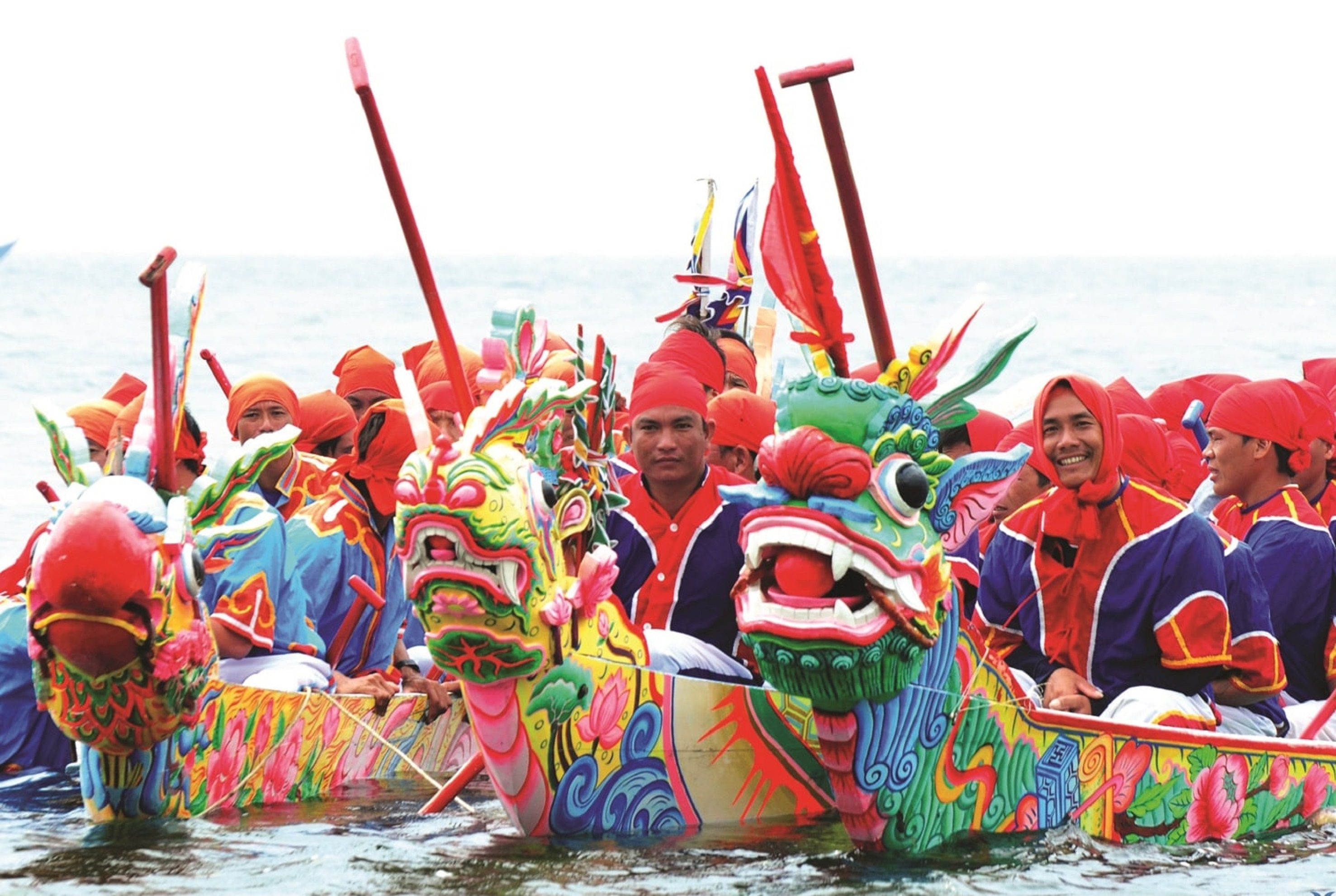 Ngư dân Lý Sơn mở lễ hội đua thuyền Tứ Linh đầu năm