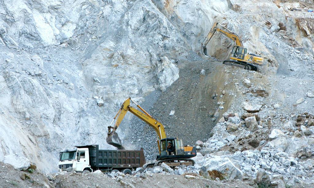Bắc Giang: Tăng cường giám sát, xử lý nghiêm vi phạm trong khai thác, vận chuyển khoáng sản