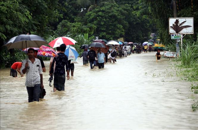 Lũ lụt nghiêm trọng ở Bangladesh, trên 315.000 người phải sơ tán