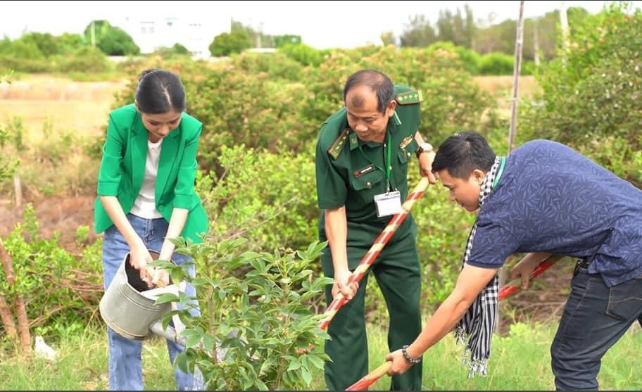 Chương trình “Vì Biển đảo Xanh Tổ quốc” - Chia sẻ yêu thương tại xã Cần Thạnh, huyện Cần Giờ    