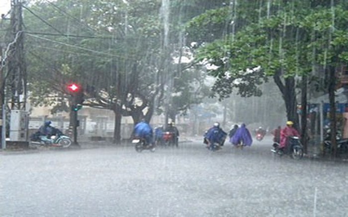 Dự báo thời tiết ngày 13/6: Bắc Bộ và Nam Bộ mưa dông, Trung Bộ nắng nóng