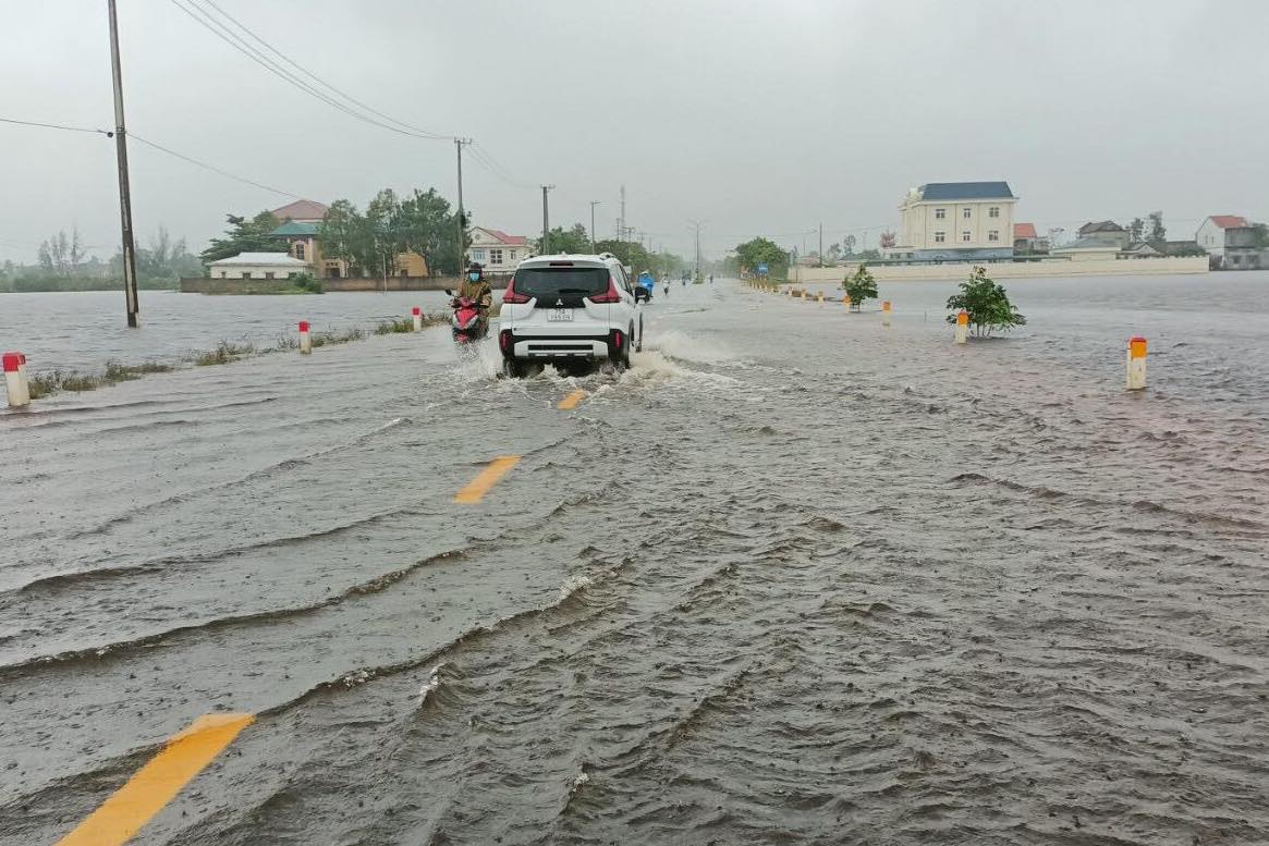 Dự báo thời tiết ngày 25/10: Bắc và Trung Trung Bộ có mưa rào và dông