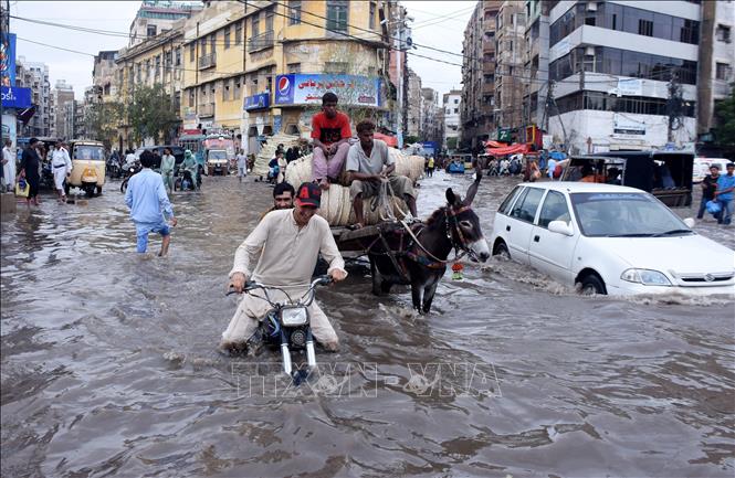 Mưa gió làm 27 người thiệt mạng tại Pakistan