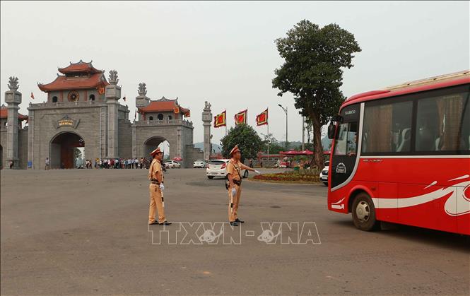 Phân luồng giao thông phục vụ Giỗ Tổ Hùng Vương