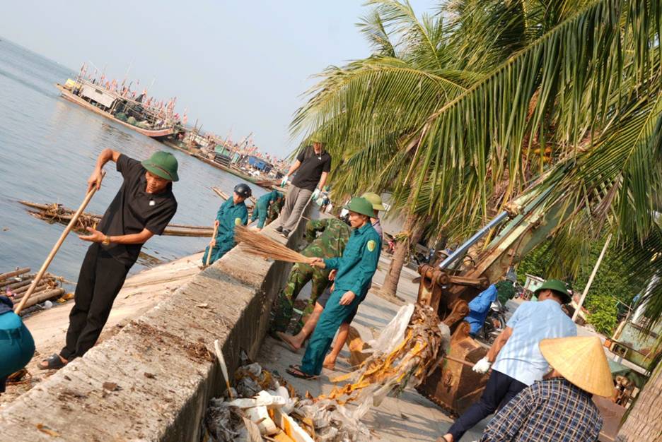 Thanh Hóa: Xã Hoằng Tiến đồng loạt ra quân tổng vệ sinh môi trường