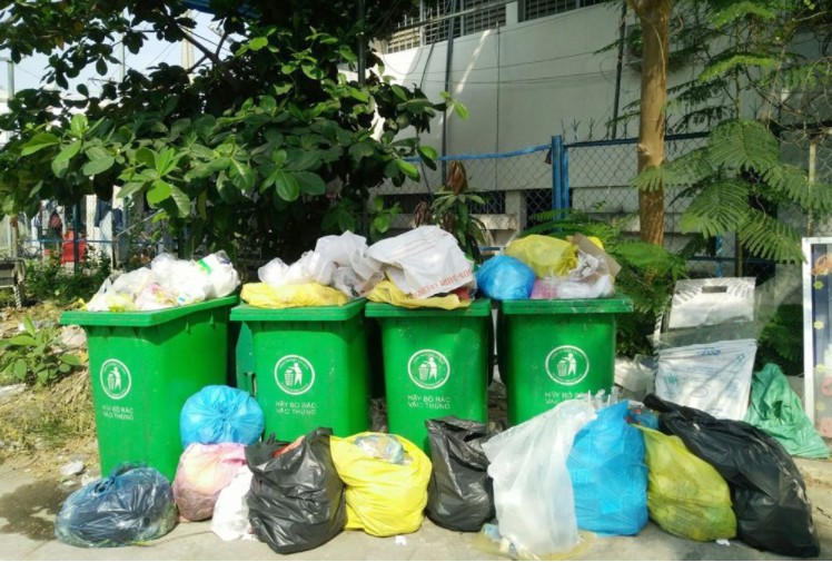 Từ ngày 1/1/2022, người dân không phân loại rác sẽ bị từ chối thu gom