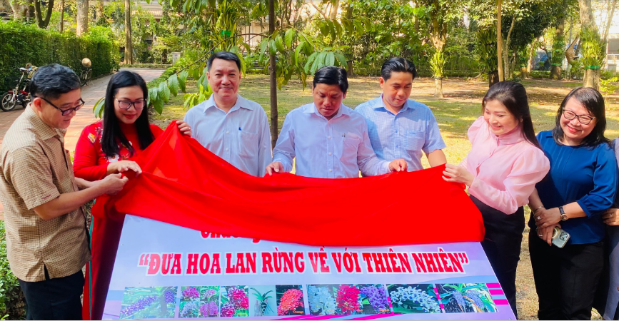 Tưng bừng phát động chương trình “đưa hoa lan về với rừng thiên nhiên”