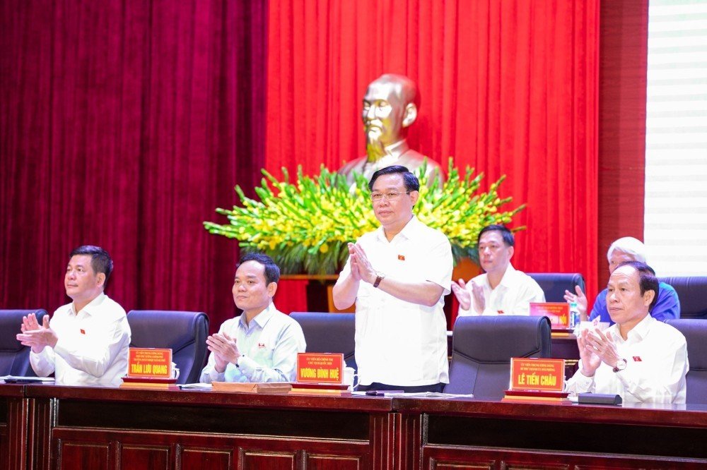 Hải Phòng: Chủ tịch Quốc hội Vương Đình Huệ tiếp xúc cử tri quận Ngô Quyền