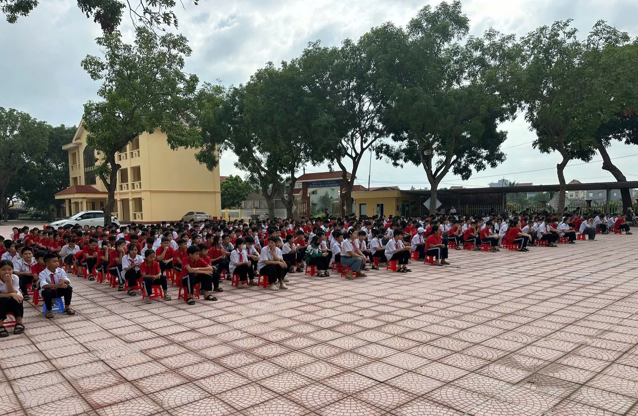 Bắc Ninh: Công an xã Trung Chính tuyên truyền pháp luật cho học sinh